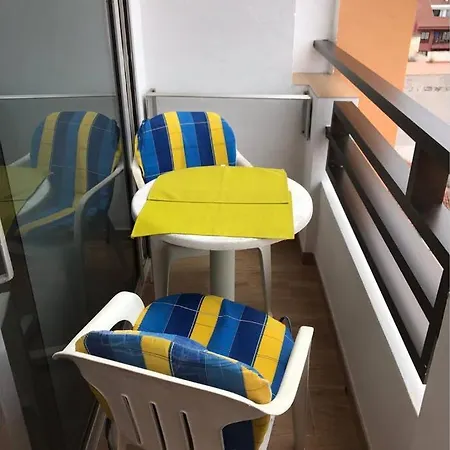 Toplage. Blick. Sauber. Guenstig. Pool. Gepflegt Apartment *